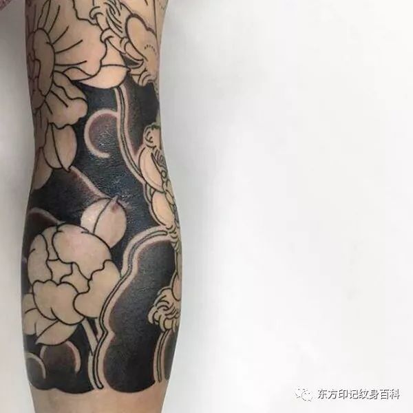今天青衫要给大家分享的则是一些比较优秀的黑灰色板雾作品