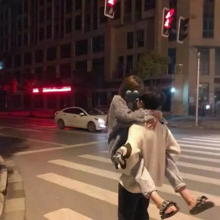 超火·零零后·宠溺情头:这个世界虽苦不堪言,但你是