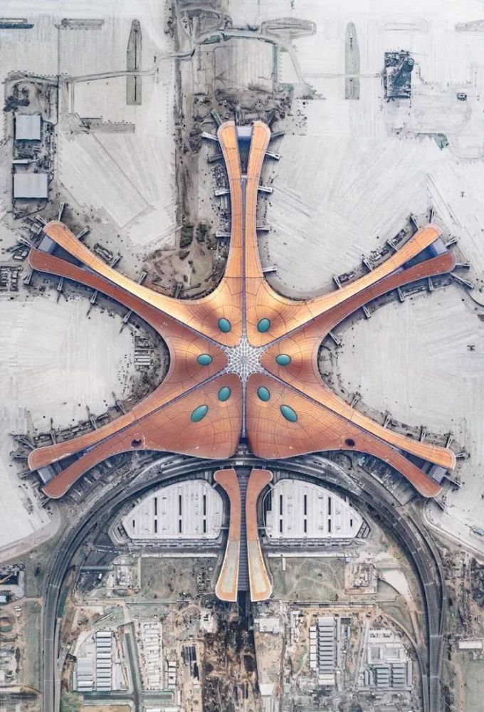 耗资800亿的大兴机场竣工,以后去北京第一站就是科幻大片