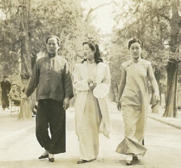 1937年民国北平女子老照片,图六太时尚,这些美女太靓了