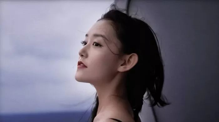 "武丹丹"人设作出天际,00后小花蒋依依的脸也残了?