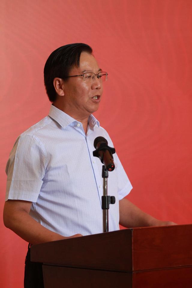 商丘市委常委、宣传部部长王全周在开幕式上做精彩演讲