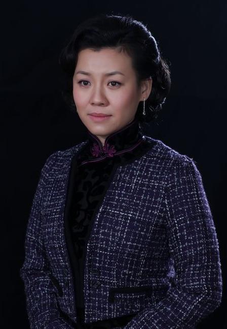 北影校花毕业后,被23岁老公宠上天,称女儿要嫁给朱一龙