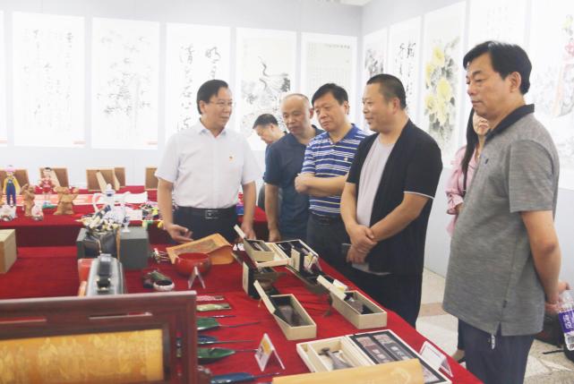 商丘市委常委宣传部部长王全周、商丘市委宣传部常委副部长刘玉杰、商丘市文化广电和旅游局局长孙玉林在现场