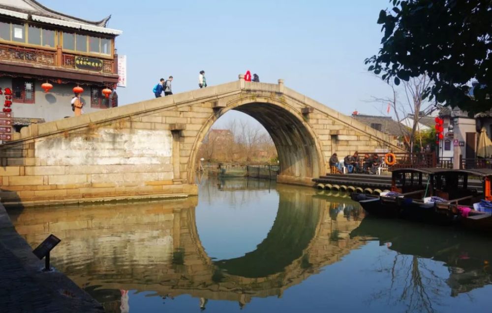 嘉兴海盐县,我国唯一的山海湖全景度假地,由湖塘,山林,滨海,古城四大