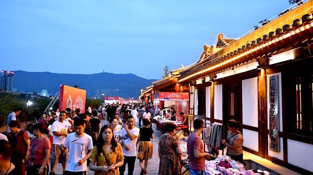 实拍:皇泽寺凤街,没想到夜市这么热闹,具体位置,特色都在这!