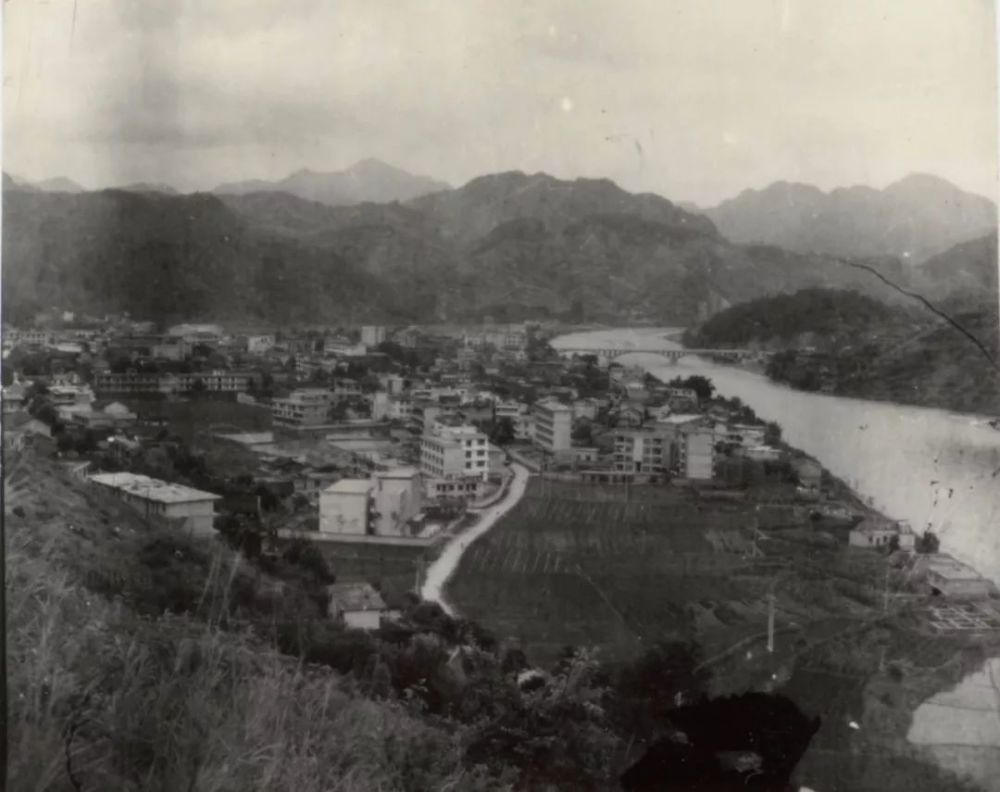 1958年的三都县城全景 80年代三都县城