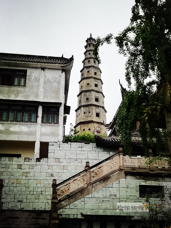 雨中探访内江高寺塔