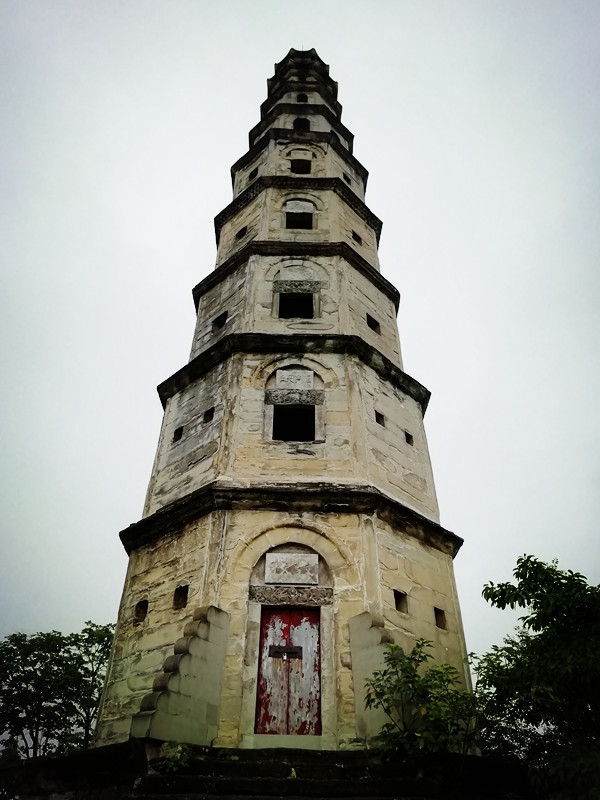 雨中探访内江高寺塔