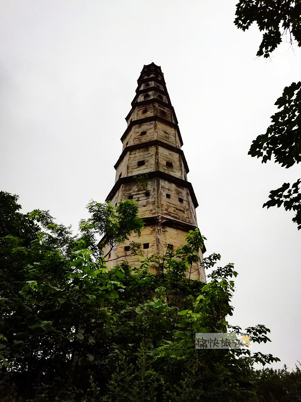雨中探访内江高寺塔
