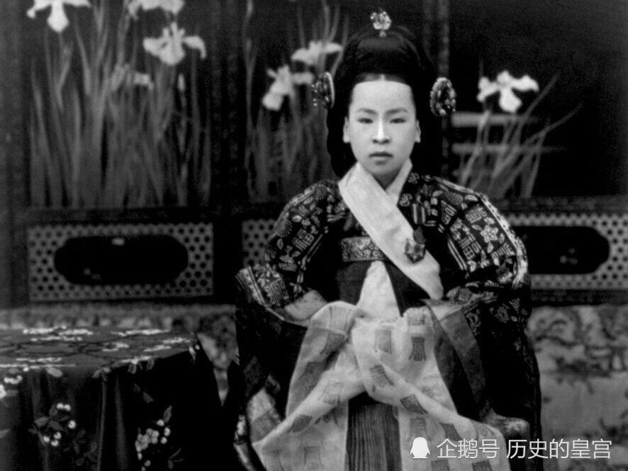 朝鲜数千年历史唯一一位皇后,年仅13岁戴上后冠,晚年