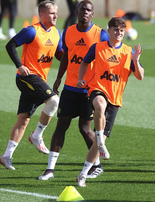 体能为王!曼联季前训练累吐球员 每天啥都没干