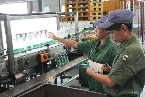 中国瓶装水新巨头诞生:一年赚走137亿,直追农夫山泉