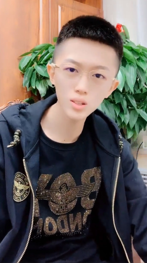 牌牌琦这是要回归了吗?不仅晒照还说出这样的话,网友:等你!