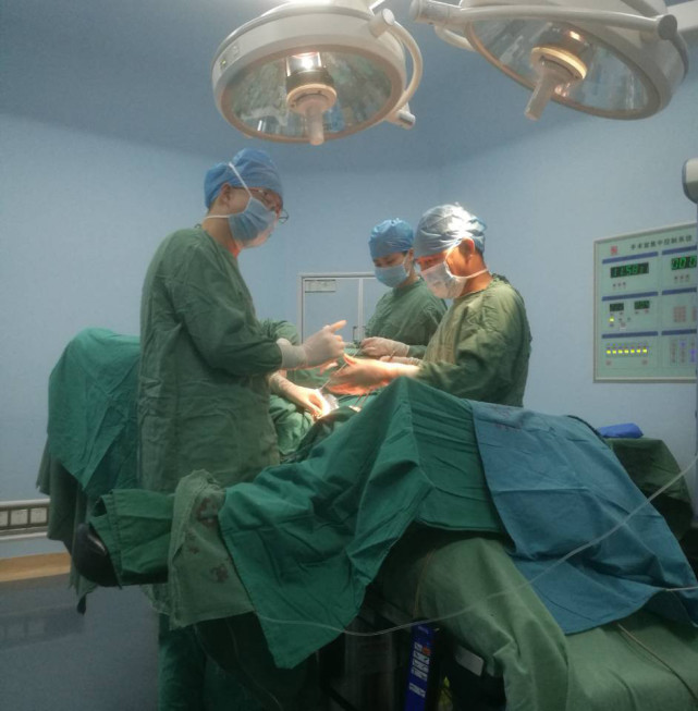 渐冻人又患结肠癌 湘南学院附属医院胃肠外科解难题