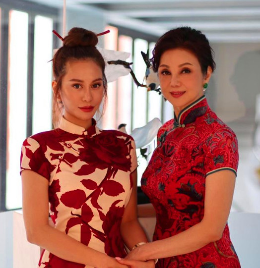 传奇贵妇谢玲玲为爱女庆生,90后千金五官精致不输赌王