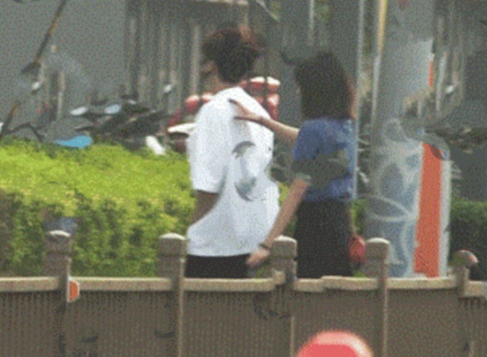 张远约会神秘女疑同居,女方竟是苏醒