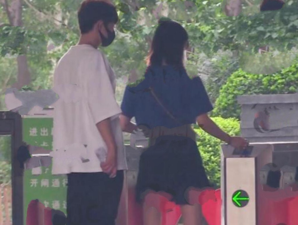 又抢兄弟女朋友?张远约会神秘女疑同居,女方竟是苏醒