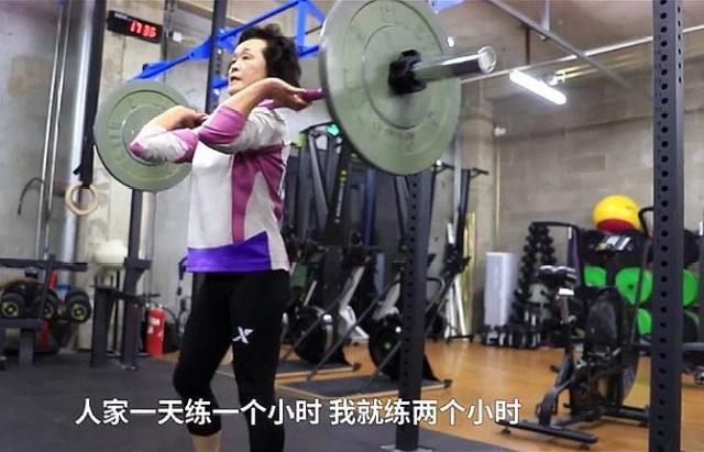 6旬大妈身体欠佳而健身,夺得crossfit金牌,越活越年轻