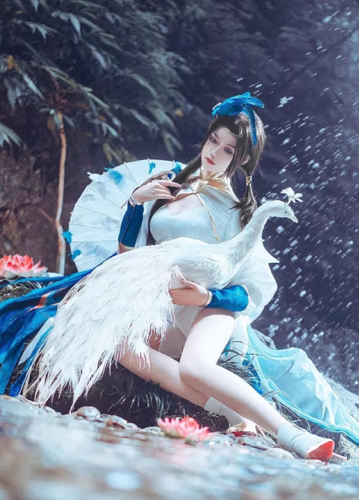 王者:虞姬云霓雀翎cos,美得令人心动,摄影师必须加鸡腿