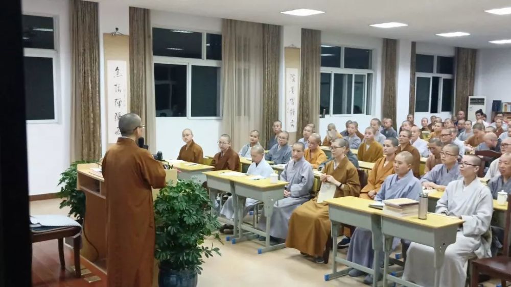 学生变学僧她笔下的佛学院有怎样的精彩