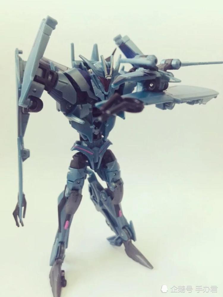 高颜值男模画风!变形金刚声波手办,这个造型真的是认真的吗?