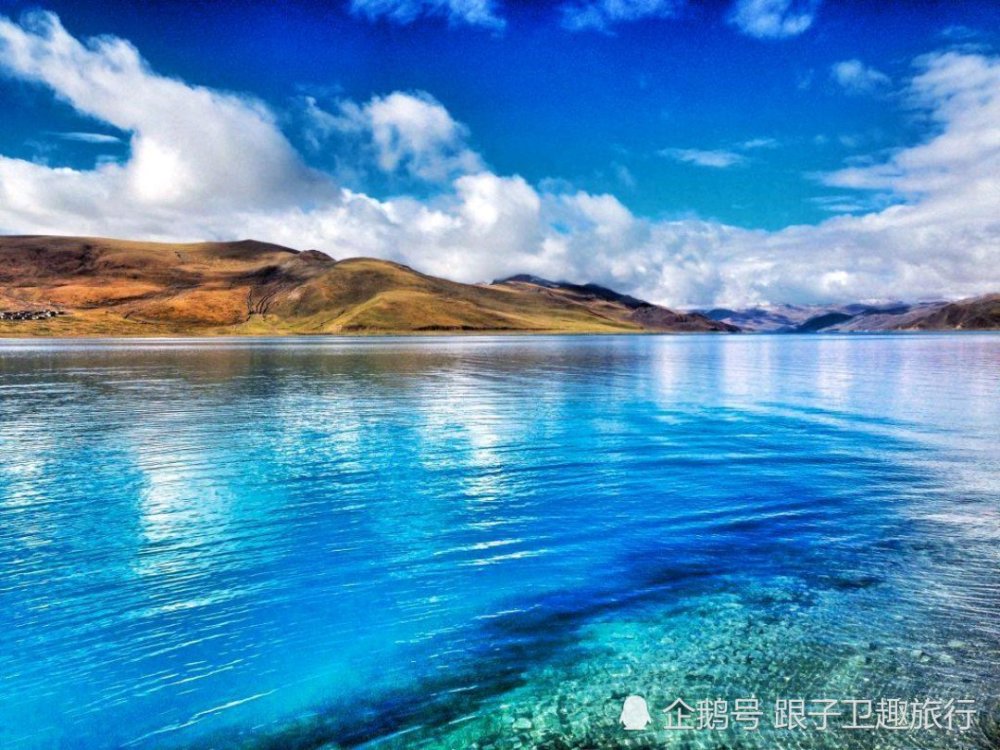 世界上海拔最高的大型湖泊,地处于青藏高原,毗邻念青唐古拉山