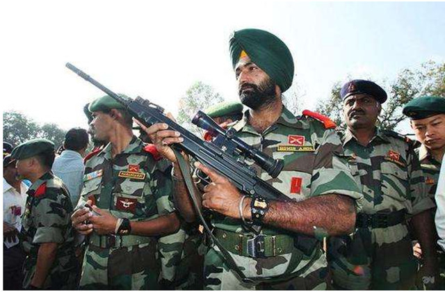 为何印度士兵宁愿花半个钟裹头巾也不愿戴头盔答案让人意外