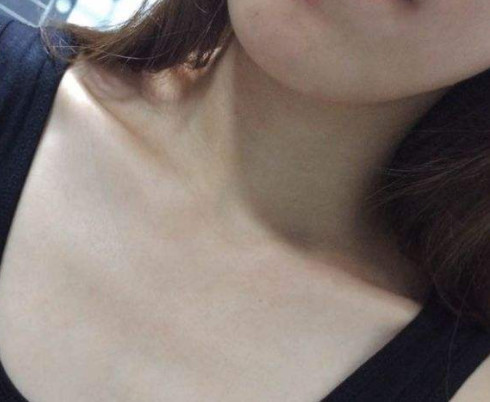 趣味测试三个美女锁骨哪一个最吸引你测你的颜值巅峰