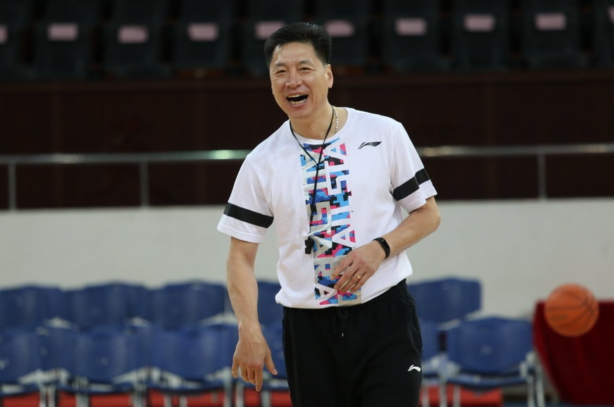 李春江晒广厦队新教练组合影 这在cba是什么