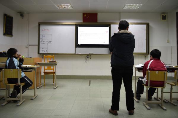 ����ѧУ�����ӣ��ܸı�����ѧ�����ɼҳ��ܾ�����