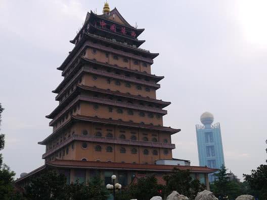 华西金塔,是华西村旅游景点,是华西村的标志性建筑