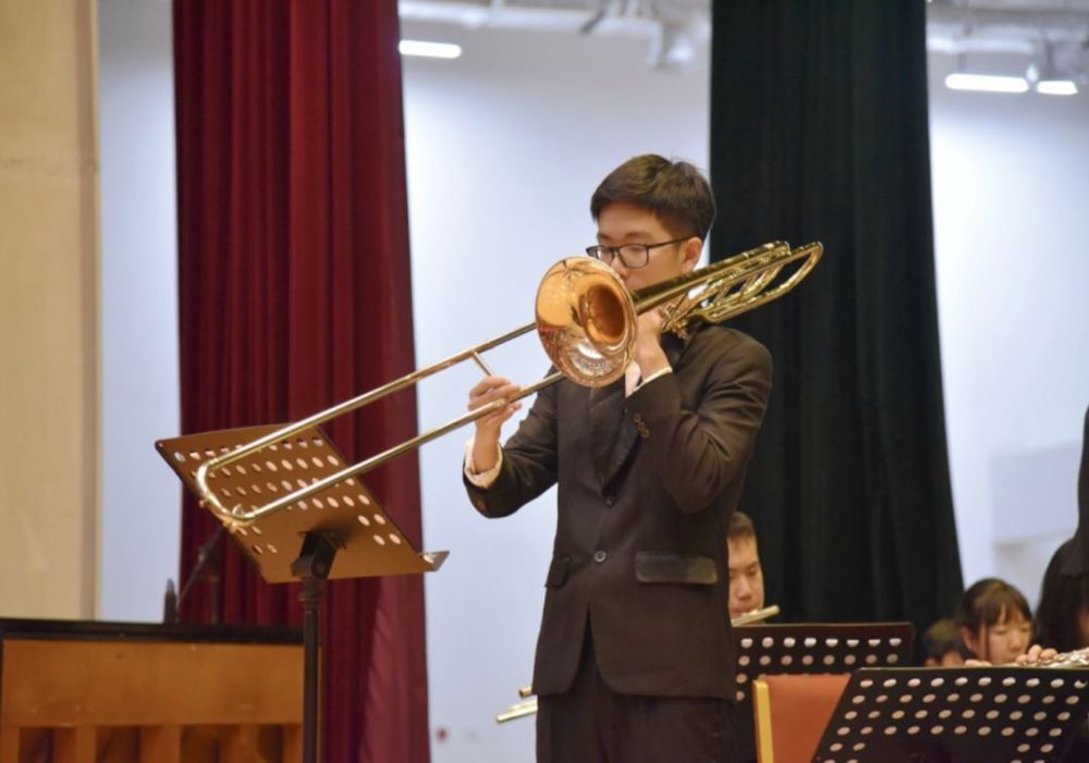 深中学子赖鸿杰深中六年愿用余生回味