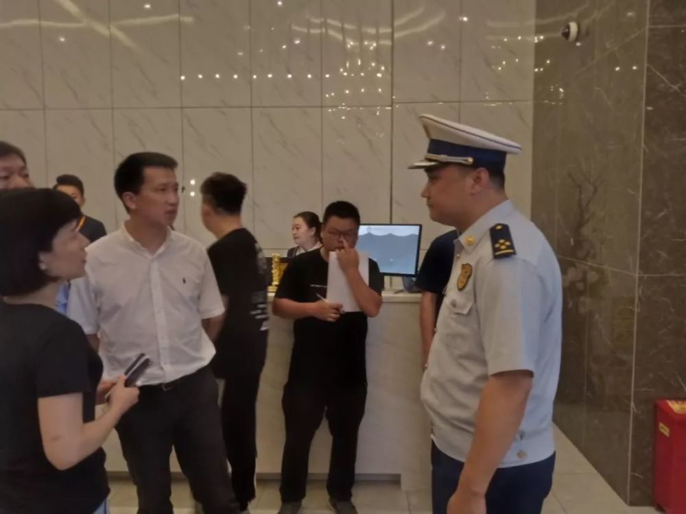 县委副书记,政法委书记马骏带队开展消防安全暗访检查