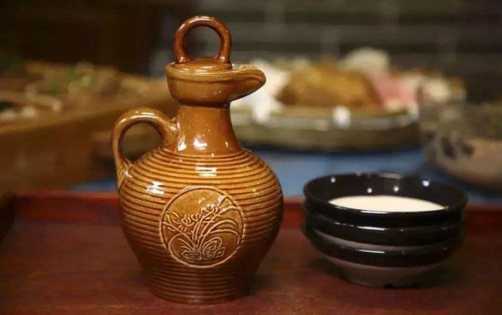 扬州人口粮酒_45度扬州人酒图片(3)