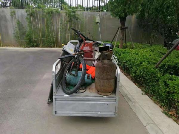 一目击证人则表示盗窃嫌疑人经常在附近出现,所长王鸿培迅速带领所内
