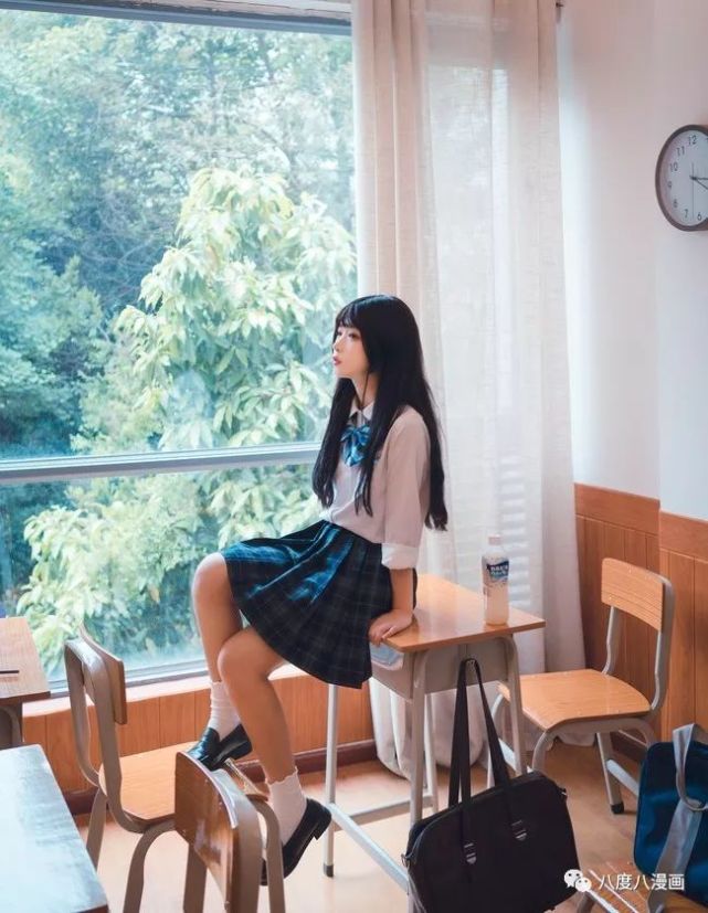 小清新系的jk少女,小姐姐好像睡着了