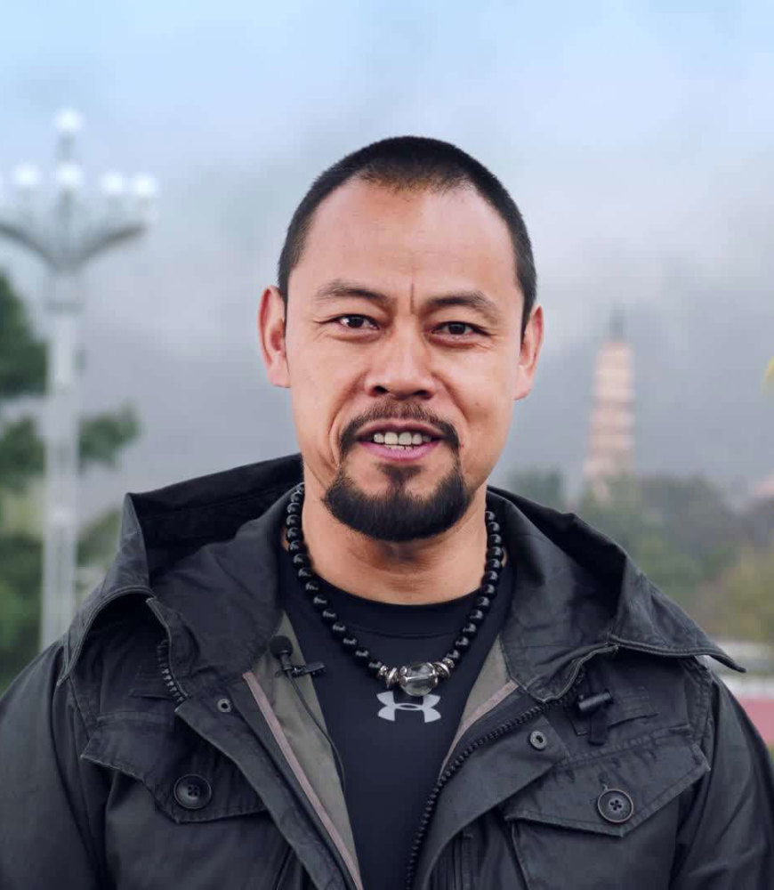 达子,他的身影频繁出现在不同类型的影视剧当中,晋松拥有很强壮的块头