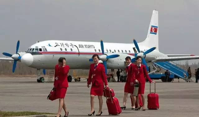 朝鲜推出新年月历 多名超美空姐曝光 (组图)