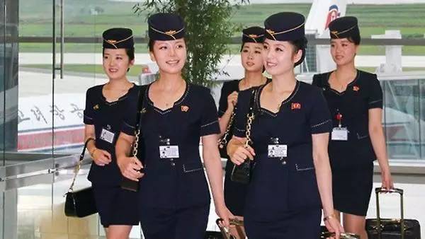 朝鲜推出新年月历 多名超美空姐曝光 (组图)