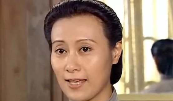 徐幸在这部剧中是个不可多得的好女子,知书达理,非常有教养.