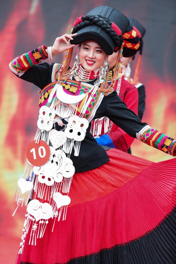大凉山彝族的传统选美已有上千年的历史,获奖不仅是自身的荣誉