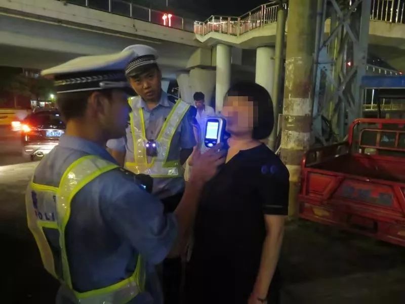 安溪2名女司机酒驾被抓!别再以身试法了