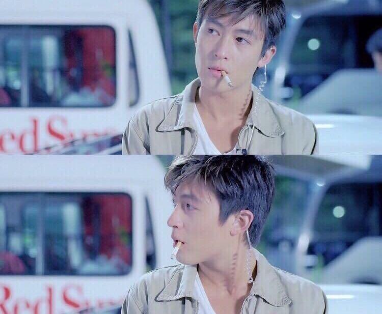 男星抽烟照有多帅?陈冠希霸气,张国荣沧桑,吴亦凡帅到