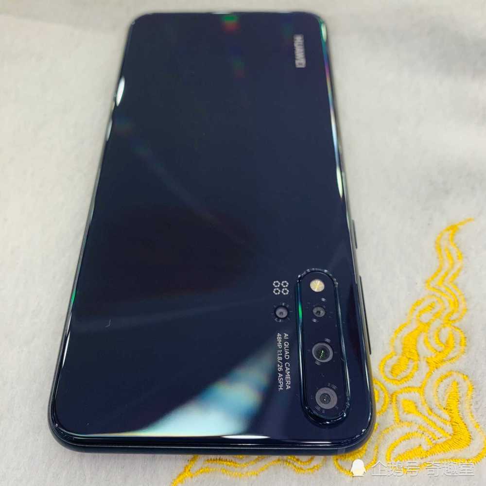 华为nova5真实摔碎图片,华为nova5屏幕碎了图片 很遗憾?华为nova5pro上手5天,至今还找不到它的短板