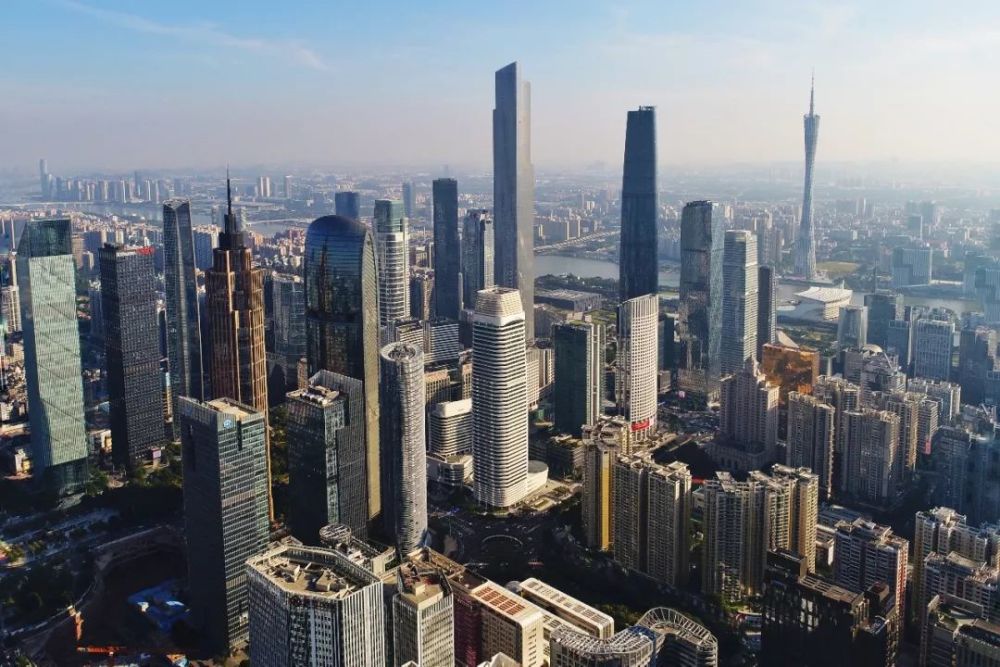 广州经济总量连续_广州涉外经济学院(2)