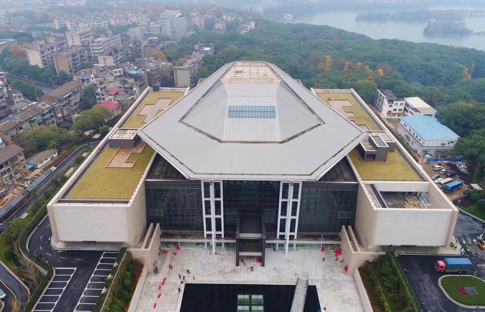 位于长沙市开福区的湖南省博物馆是湖南最大的历史艺术类博物馆.
