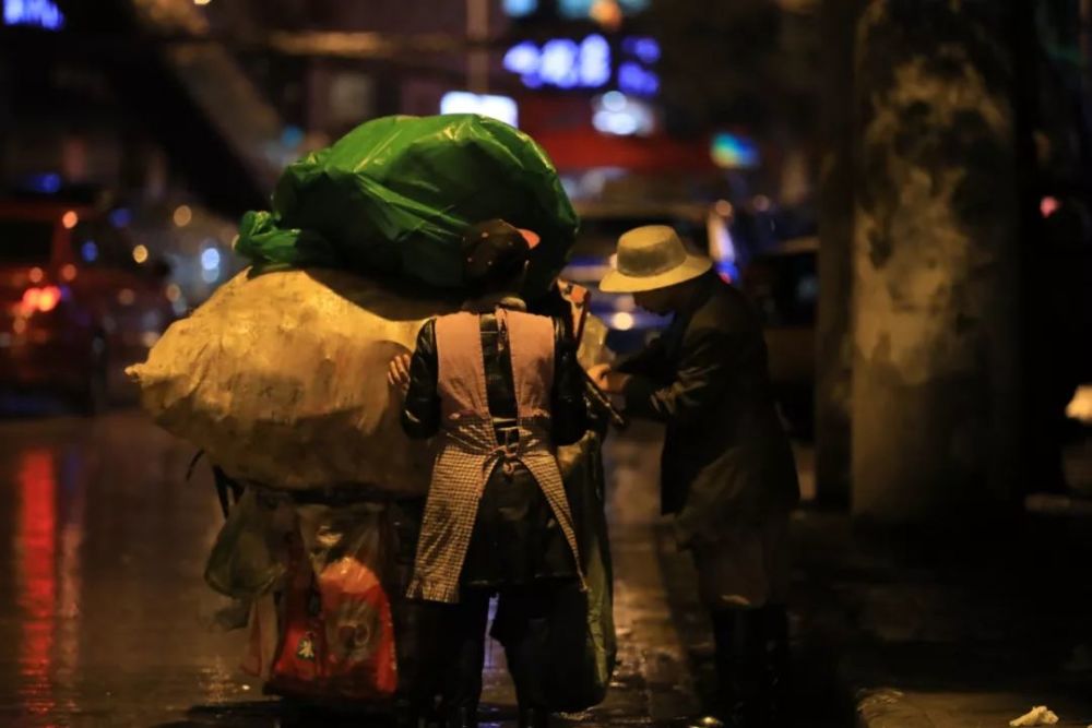 凌晨3点实拍,贵阳街头真实一幕!你绝对没见过