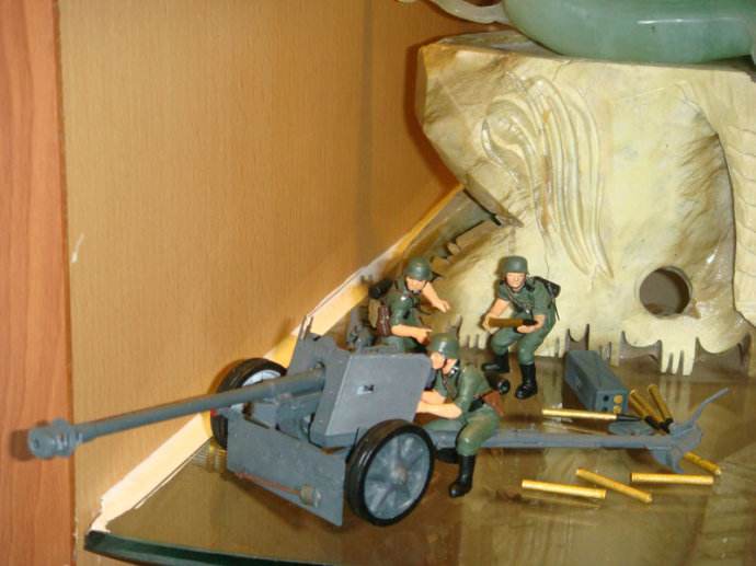 德国步兵最经典的反坦克武器:pak40反坦克炮!