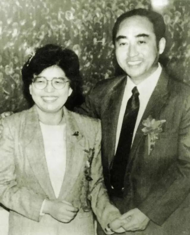 婚后,佐佐木敦子一直称呼丈夫为"庄先生",庄则栋曾让她改口,但她觉得